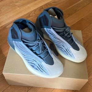 Yeezy Qntm Mono Carbon